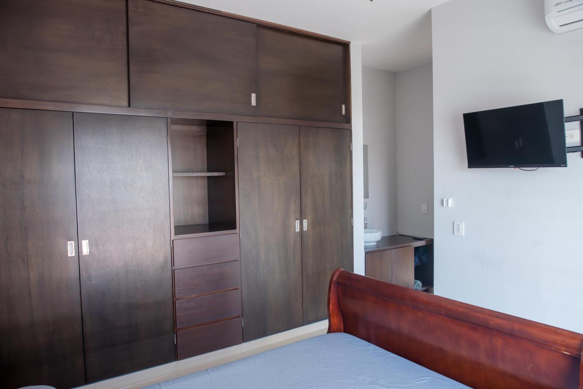 2Br/2Ba Condo 1 Block To Ocean! - Unit #5 Масатлан Екстериор снимка